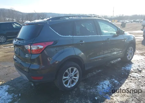 2017 Ford Escape Se z USA, uszkodzony, nr VIN 1FMCU9GD2HUB05721